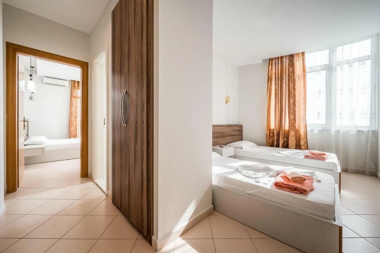 Hotel Kamomil Shkallnur 3*,  Албания