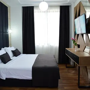 **** Hotell Comfort Albanien